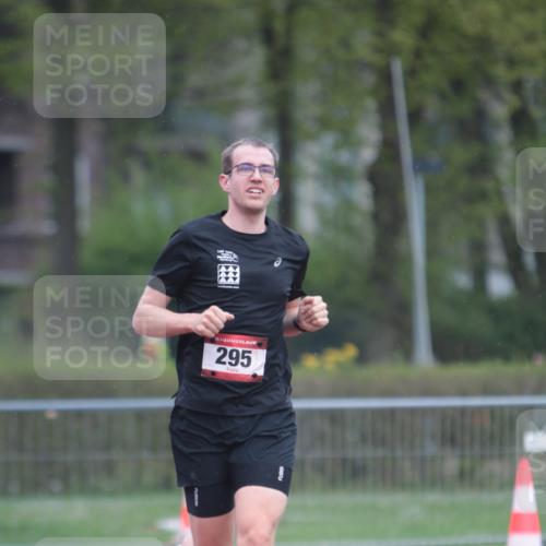 13.04.2025 - Hammer Lauf A. Gomolzig http://msf.ph/oto/7656368 13.04.2025 10:06:02 Ziel 295 meine-sportfotos.de