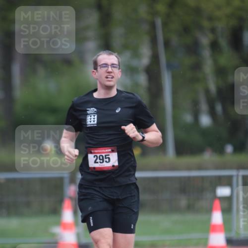 13.04.2025 - Hammer Lauf A. Gomolzig http://msf.ph/oto/7656370 13.04.2025 10:06:02 Ziel 295 meine-sportfotos.de