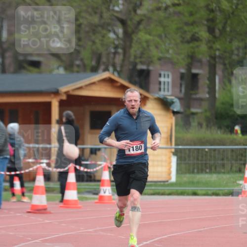 13.04.2025 - Hammer Lauf A. Gomolzig http://msf.ph/oto/7656451 13.04.2025 10:06:56 Ziel 1180, 1978 meine-sportfotos.de
