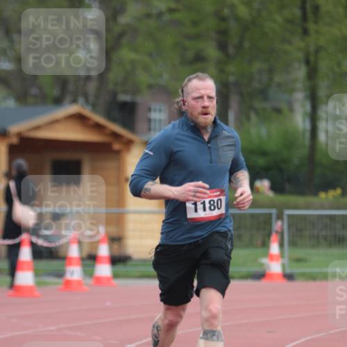13.04.2025 - Hammer Lauf A. Gomolzig http://msf.ph/oto/7656457 13.04.2025 10:06:58 Ziel 350, 1180, 1978 meine-sportfotos.de