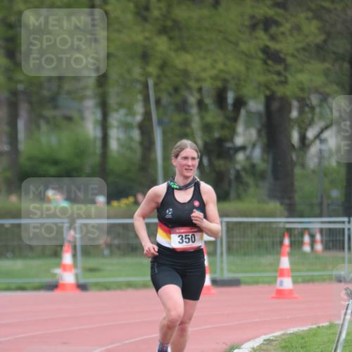 13.04.2025 - Hammer Lauf A. Gomolzig http://msf.ph/oto/7656464 13.04.2025 10:07:06 Ziel 350 meine-sportfotos.de