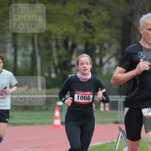 13.04.2025 - Hammer Lauf A. Gomolzig http://msf.ph/oto/7656527 13.04.2025 10:07:35 Ziel 305, 586, 747, 1066 meine-sportfotos.de
