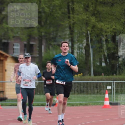 13.04.2025 - Hammer Lauf A. Gomolzig http://msf.ph/oto/7656545 13.04.2025 10:07:44 Ziel 205, 635, 1318, 1739, 1959 meine-sportfotos.de