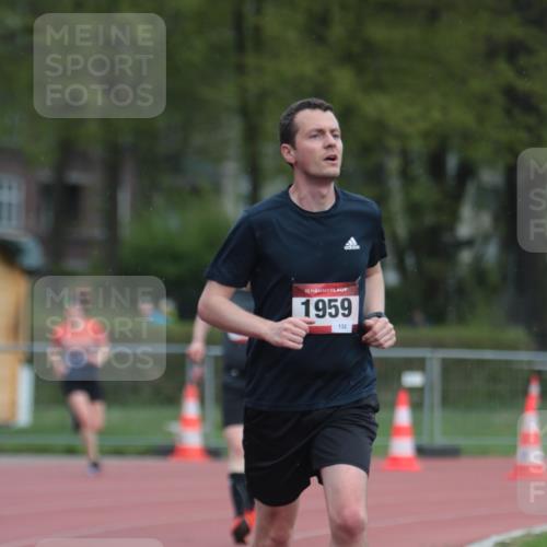 13.04.2025 - Hammer Lauf A. Gomolzig http://msf.ph/oto/7656579 13.04.2025 10:07:52 Ziel 272, 692, 1104, 1959 meine-sportfotos.de