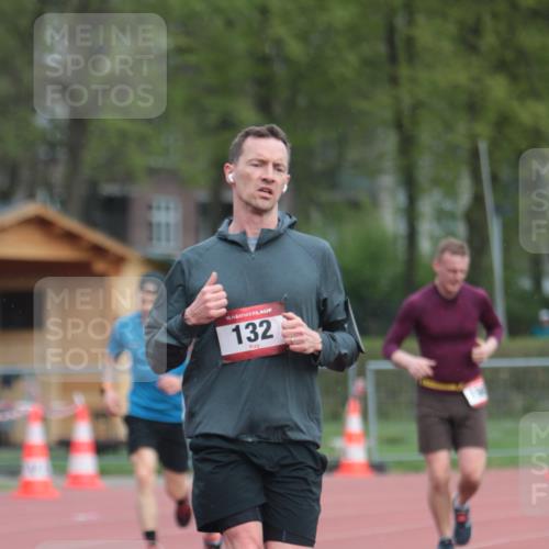 13.04.2025 - Hammer Lauf A. Gomolzig http://msf.ph/oto/7656670 13.04.2025 10:08:28 Ziel 132, 239, 744, 766, 1349, 1763, 1987 meine-sportfotos.de