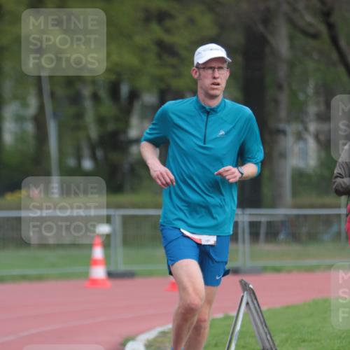 13.04.2025 - Hammer Lauf A. Gomolzig http://msf.ph/oto/7656735 13.04.2025 10:08:53 Ziel 214, 518, 1809 meine-sportfotos.de