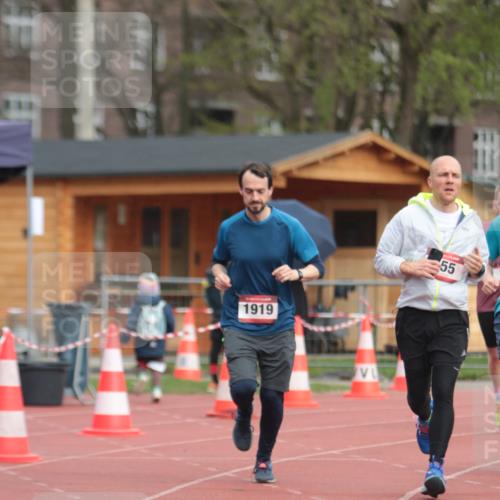 13.04.2025 - Hammer Lauf A. Gomolzig http://msf.ph/oto/7656777 13.04.2025 10:09:11 Ziel 155, 158, 1757, 1919 meine-sportfotos.de