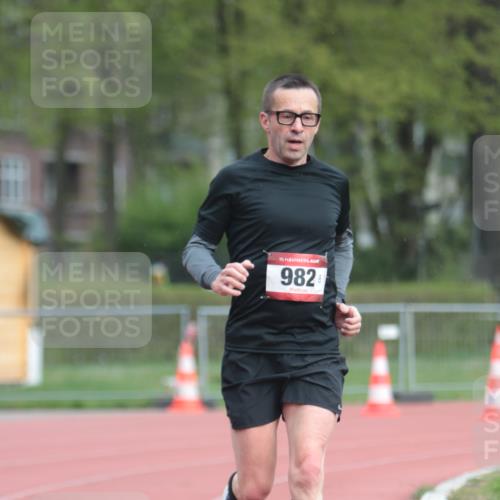 13.04.2025 - Hammer Lauf A. Gomolzig http://msf.ph/oto/7656810 13.04.2025 10:09:26 Ziel 982, 1703 meine-sportfotos.de