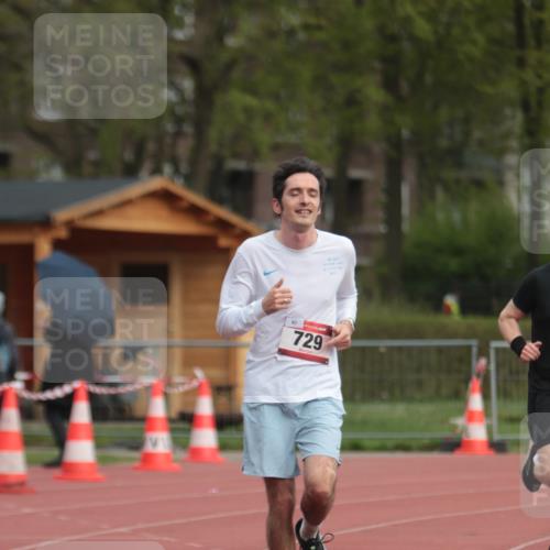 13.04.2025 - Hammer Lauf A. Gomolzig http://msf.ph/oto/7656856 13.04.2025 10:09:47 Ziel 611, 661, 729 meine-sportfotos.de