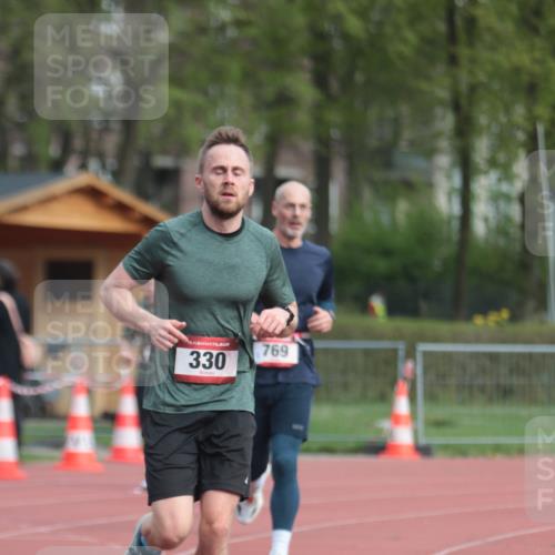 13.04.2025 - Hammer Lauf A. Gomolzig http://msf.ph/oto/7656962 13.04.2025 10:10:31 Ziel 122, 330, 383, 769, 1728, 1964 meine-sportfotos.de