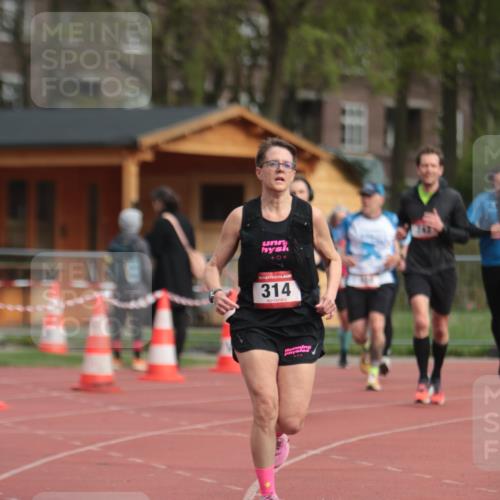 13.04.2025 - Hammer Lauf A. Gomolzig http://msf.ph/oto/7657045 13.04.2025 10:10:52 Ziel 197, 314, 328, 624, 655, 742, 1039, 1143, 1182, 1944 meine-sportfotos.de