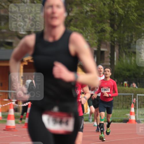 13.04.2025 - Hammer Lauf A. Gomolzig http://msf.ph/oto/7657077 13.04.2025 10:10:59 Ziel 197, 624, 718, 1021, 1039, 1961 meine-sportfotos.de