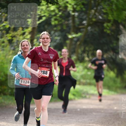 13.04.2025 - Hammer Lauf Dr. Thomas Lammeyer http://msf.ph/oto/7657091 13.04.2025 10:41:46 Laufen 1124, 30, 15, 288 meine-sportfotos.de