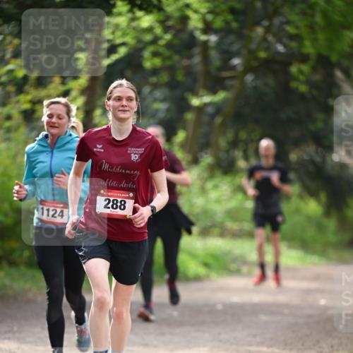 13.04.2025 - Hammer Lauf Dr. Thomas Lammeyer http://msf.ph/oto/7657094 13.04.2025 10:41:46 Laufen 1124, 30, 15, 288 meine-sportfotos.de