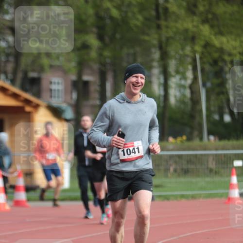 13.04.2025 - Hammer Lauf A. Gomolzig http://msf.ph/oto/7657239 13.04.2025 10:12:00 Ziel 207, 1041, 1204 meine-sportfotos.de