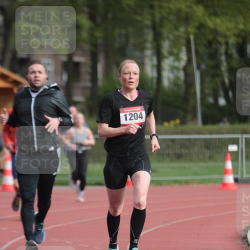 13.04.2025 - Hammer Lauf A. Gomolzig http://msf.ph/oto/7657247 13.04.2025 10:12:05 Ziel 207, 904, 1099, 1204, 1904 meine-sportfotos.de