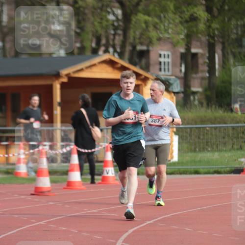 13.04.2025 - Hammer Lauf A. Gomolzig http://msf.ph/oto/7657325 13.04.2025 10:12:30 Ziel 387, 1351, 1769 meine-sportfotos.de