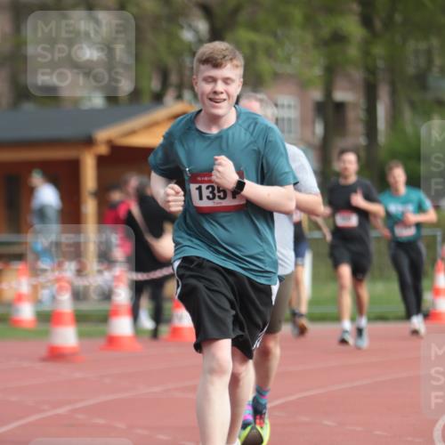 13.04.2025 - Hammer Lauf A. Gomolzig http://msf.ph/oto/7657345 13.04.2025 10:12:33 Ziel 260, 387, 1134, 1351, 1769 meine-sportfotos.de