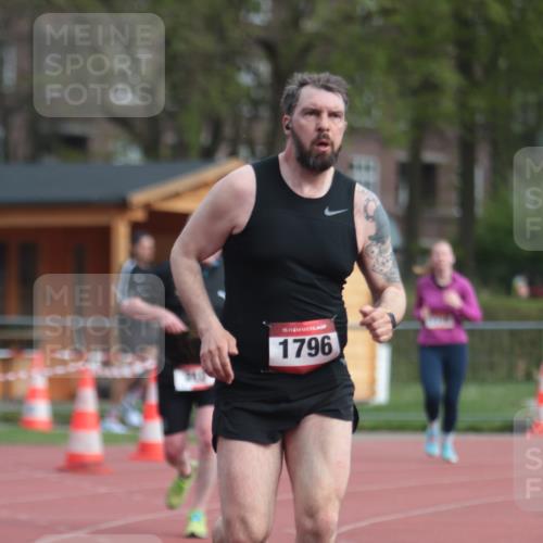 13.04.2025 - Hammer Lauf A. Gomolzig http://msf.ph/oto/7657383 13.04.2025 10:12:46 Ziel 210, 1718, 1796 meine-sportfotos.de