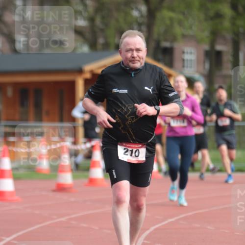 13.04.2025 - Hammer Lauf A. Gomolzig http://msf.ph/oto/7657386 13.04.2025 10:12:49 Ziel 210, 449, 699, 1718 meine-sportfotos.de