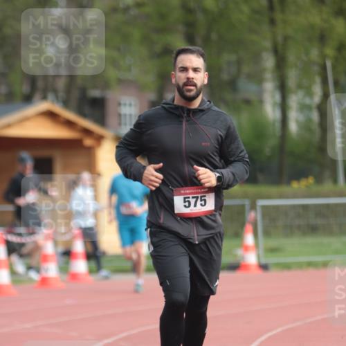 13.04.2025 - Hammer Lauf A. Gomolzig http://msf.ph/oto/7657457 13.04.2025 10:13:24 Ziel 575, 1105, 1938 meine-sportfotos.de