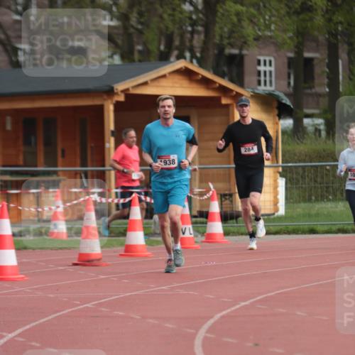 13.04.2025 - Hammer Lauf A. Gomolzig http://msf.ph/oto/7657459 13.04.2025 10:13:26 Ziel 284, 575, 1079, 1938 meine-sportfotos.de