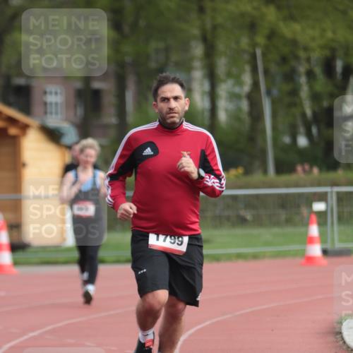 13.04.2025 - Hammer Lauf A. Gomolzig http://msf.ph/oto/7657470 13.04.2025 10:13:38 Ziel 499, 926, 1799 meine-sportfotos.de