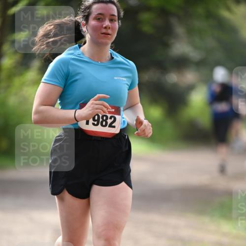13.04.2025 - Hammer Lauf Dr. Thomas Lammeyer http://msf.ph/oto/7657514 13.04.2025 10:42:59 Laufen 1982 meine-sportfotos.de