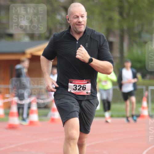 13.04.2025 - Hammer Lauf A. Gomolzig http://msf.ph/oto/7657556 13.04.2025 10:14:11 Ziel 326, 410, 1588, 1968 meine-sportfotos.de