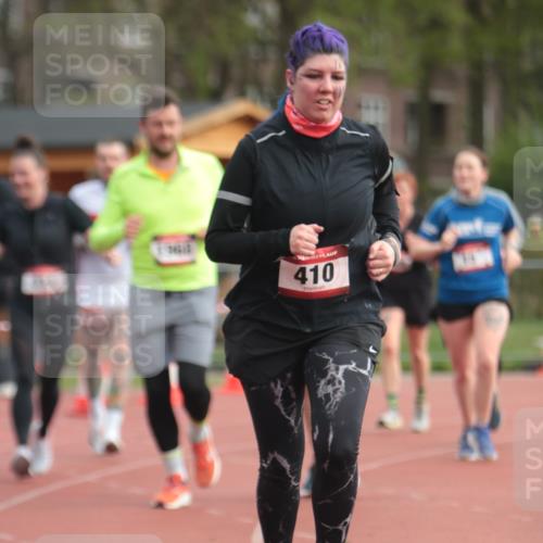 13.04.2025 - Hammer Lauf A. Gomolzig http://msf.ph/oto/7657573 13.04.2025 10:14:17 Ziel 151, 311, 410, 574, 772, 1588, 1968, 1988 meine-sportfotos.de