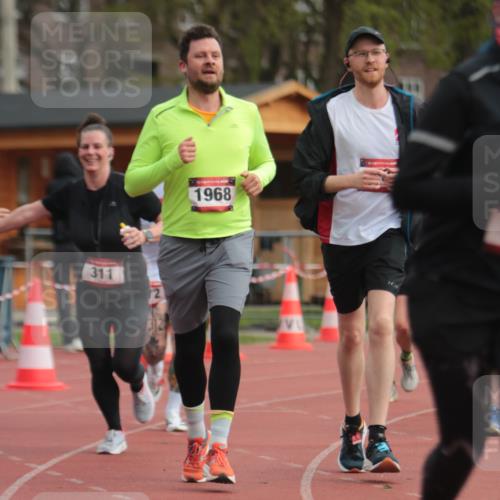 13.04.2025 - Hammer Lauf A. Gomolzig http://msf.ph/oto/7657575 13.04.2025 10:14:18 Ziel 151, 311, 410, 574, 772, 1588, 1778, 1968, 1988 meine-sportfotos.de