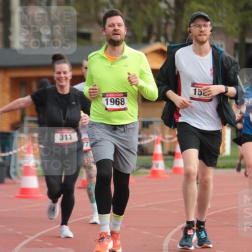 13.04.2025 - Hammer Lauf A. Gomolzig http://msf.ph/oto/7657577 13.04.2025 10:14:18 Ziel 151, 311, 410, 574, 772, 1588, 1778, 1968, 1988 meine-sportfotos.de
