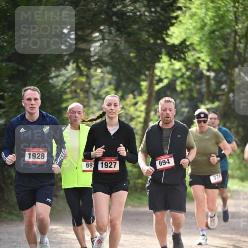 13.04.2025 - Hammer Lauf Dr. Thomas Lammeyer http://msf.ph/oto/7657600 13.04.2025 10:43:11 Laufen 15, 1928, 695, 1927, 694, 776 meine-sportfotos.de