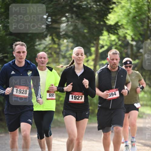 13.04.2025 - Hammer Lauf Dr. Thomas Lammeyer http://msf.ph/oto/7657608 13.04.2025 10:43:12 Laufen 15, 1928, 695, 15, 1927, 694 meine-sportfotos.de