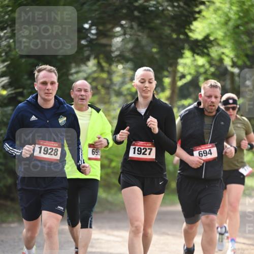 13.04.2025 - Hammer Lauf Dr. Thomas Lammeyer http://msf.ph/oto/7657610 13.04.2025 10:43:12 Laufen 15, 1928, 695, 15, 1927, 694 meine-sportfotos.de