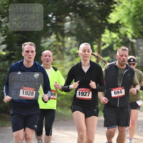 13.04.2025 - Hammer Lauf Dr. Thomas Lammeyer http://msf.ph/oto/7657612 13.04.2025 10:43:12 Laufen 15, 1928, 695, 15, 1927, 694 meine-sportfotos.de