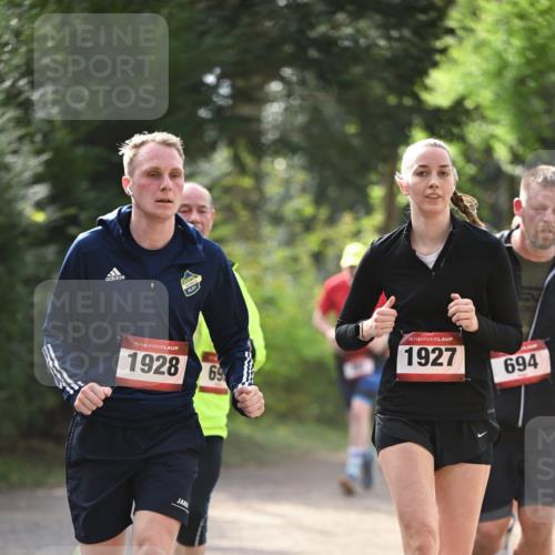13.04.2025 - Hammer Lauf Dr. Thomas Lammeyer http://msf.ph/oto/7657617 13.04.2025 10:43:13 Laufen 15, 1928, 69, 15, 1927, 694 meine-sportfotos.de