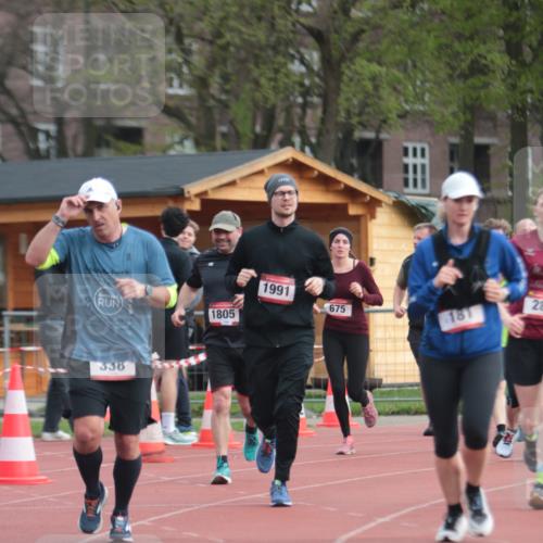 13.04.2025 - Hammer Lauf A. Gomolzig http://msf.ph/oto/7657646 13.04.2025 10:14:39 Ziel 181, 288, 338, 564, 675, 695, 1063, 1805 meine-sportfotos.de