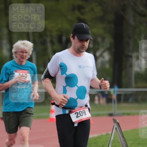 13.04.2025 - Hammer Lauf A. Gomolzig http://msf.ph/oto/7657841 13.04.2025 10:15:51 Ziel 110, 209, 853, 1010, 1877 meine-sportfotos.de