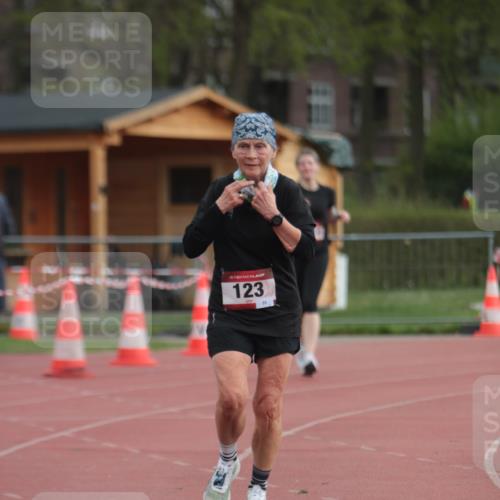 13.04.2025 - Hammer Lauf A. Gomolzig http://msf.ph/oto/7657909 13.04.2025 10:16:07 Ziel 123, 1314 meine-sportfotos.de