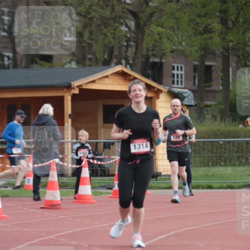 13.04.2025 - Hammer Lauf A. Gomolzig http://msf.ph/oto/7657936 13.04.2025 10:16:11 Ziel 725, 1314 meine-sportfotos.de
