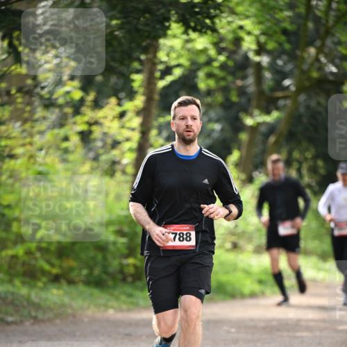 13.04.2025 - Hammer Lauf Dr. Thomas Lammeyer http://msf.ph/oto/7658086 13.04.2025 10:45:20 Laufen 15, 788 meine-sportfotos.de