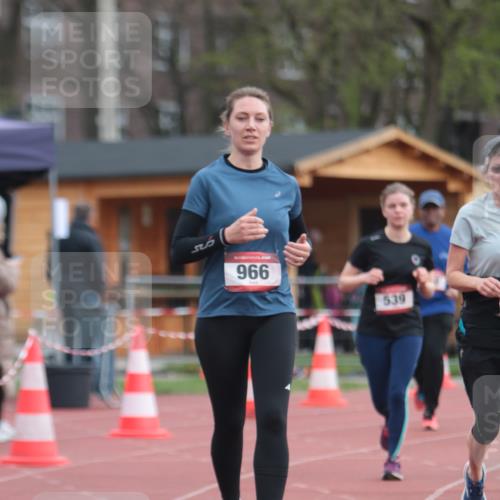 13.04.2025 - Hammer Lauf A. Gomolzig http://msf.ph/oto/7658095 13.04.2025 10:17:13 Ziel 211, 270, 539, 632, 966, 1970 meine-sportfotos.de