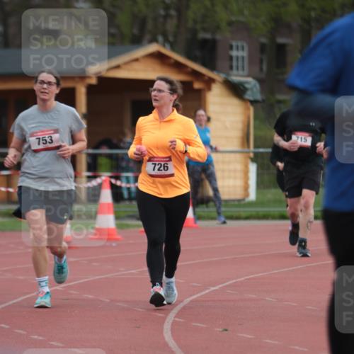 13.04.2025 - Hammer Lauf A. Gomolzig http://msf.ph/oto/7658118 13.04.2025 10:17:21 Ziel 270, 551, 715, 726, 753, 1288, 1970 meine-sportfotos.de