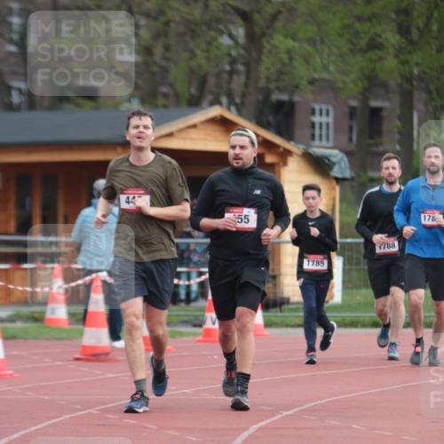 13.04.2025 - Hammer Lauf A. Gomolzig http://msf.ph/oto/7658177 13.04.2025 10:17:47 Ziel 446, 455, 1786, 1788 meine-sportfotos.de