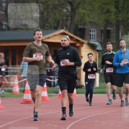 13.04.2025 - Hammer Lauf A. Gomolzig http://msf.ph/oto/7658180 13.04.2025 10:17:48 Ziel 446, 455, 1786, 1788 meine-sportfotos.de