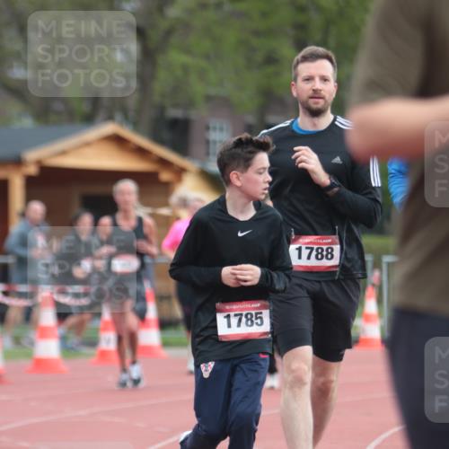 13.04.2025 - Hammer Lauf A. Gomolzig http://msf.ph/oto/7658196 13.04.2025 10:17:54 Ziel 182, 183, 346, 446, 455, 1786, 1788 meine-sportfotos.de