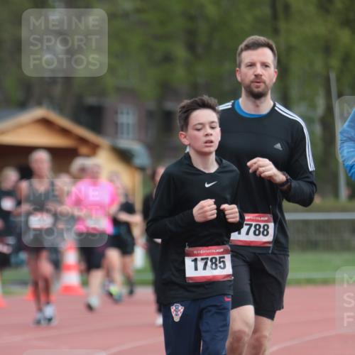13.04.2025 - Hammer Lauf A. Gomolzig http://msf.ph/oto/7658200 13.04.2025 10:17:55 Ziel 182, 183, 346, 446, 1786, 1788 meine-sportfotos.de