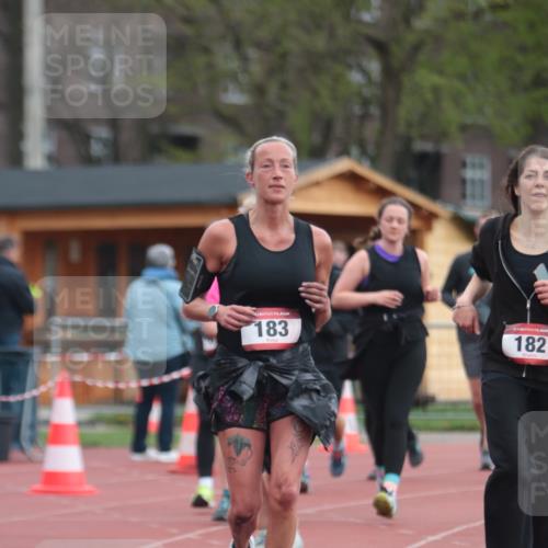 13.04.2025 - Hammer Lauf A. Gomolzig http://msf.ph/oto/7658216 13.04.2025 10:17:59 Ziel 182, 183, 346, 561, 562, 580, 666, 1053, 1054 meine-sportfotos.de