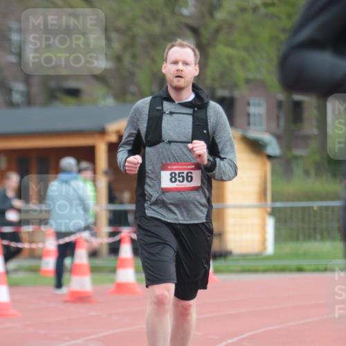 13.04.2025 - Hammer Lauf A. Gomolzig http://msf.ph/oto/7658269 13.04.2025 10:18:10 Ziel 856, 895 meine-sportfotos.de